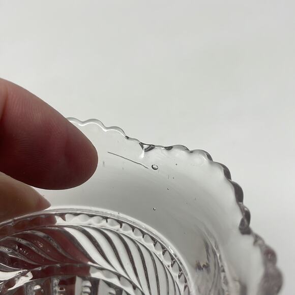 Vintage Early American Pressed Glass Strigil vase Tarentum Glass Co - Picture 5 of 10